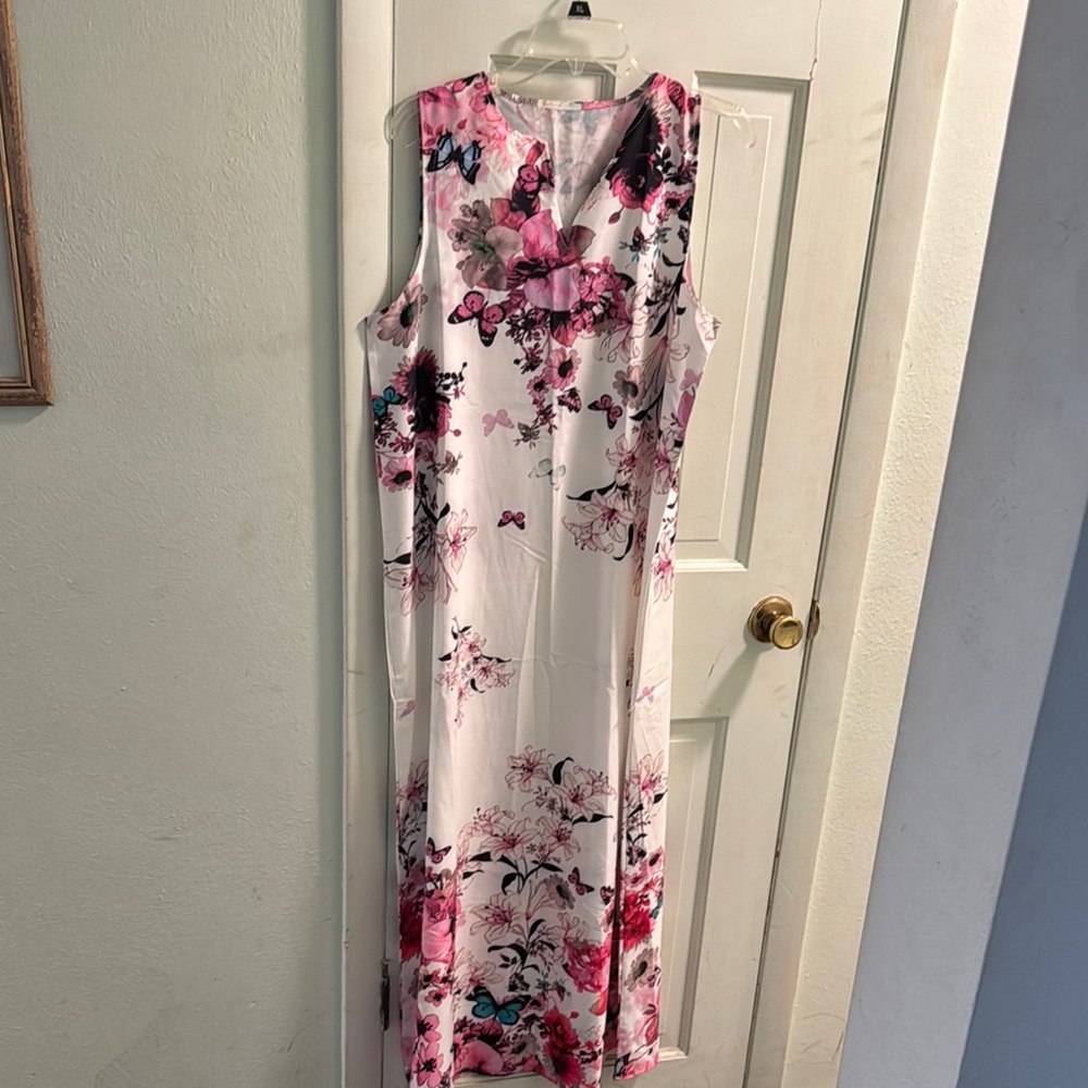 Floral Sleeveless Maxi Dress - Pink and Black